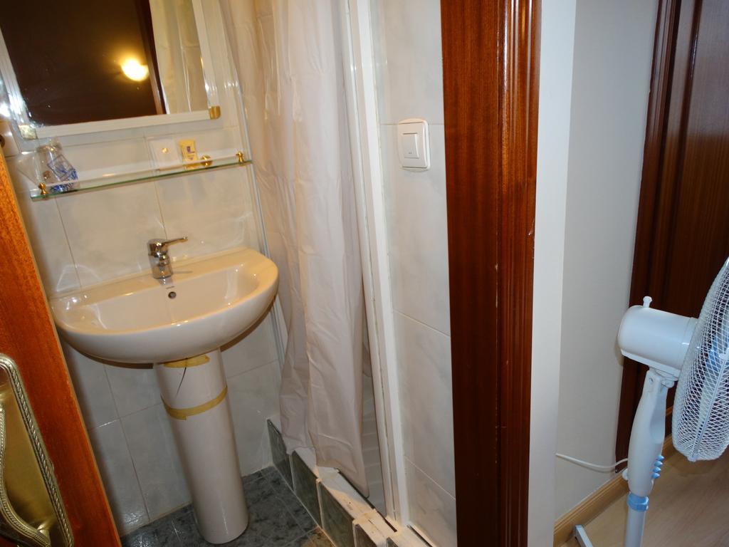 Hostal La Redonda 그라나다 외부 사진